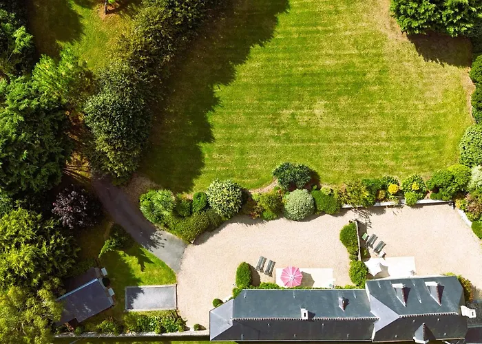 Le Domaine Des Roseraies