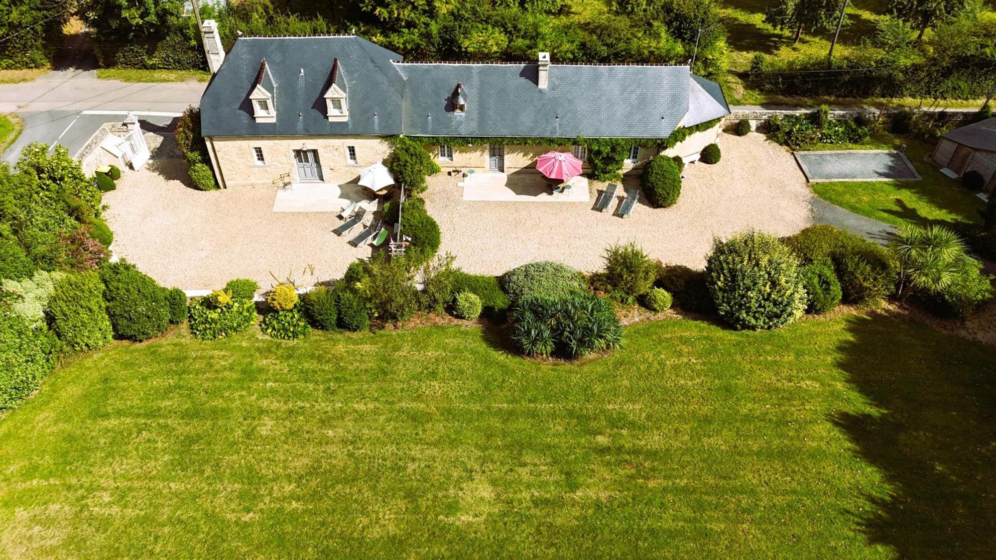 Le Domaine Des Roseraies